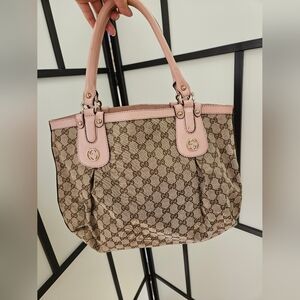 Gucci GG Scarlett bag in neutral